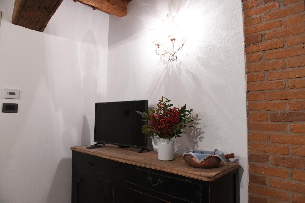 La Casa Di Eva Apartment Cuneo Ngoại thất bức ảnh
